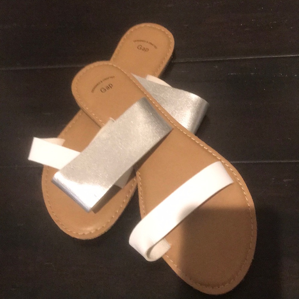 Gap sandals
